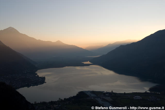  Lago di Mezzola al tramonto - click to next image