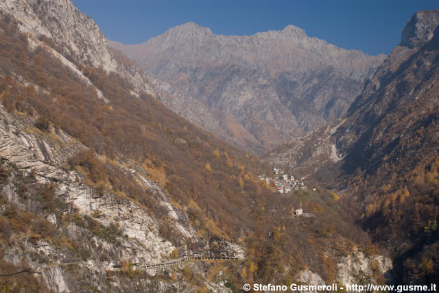  L'imbocco della val Codera - click to next image