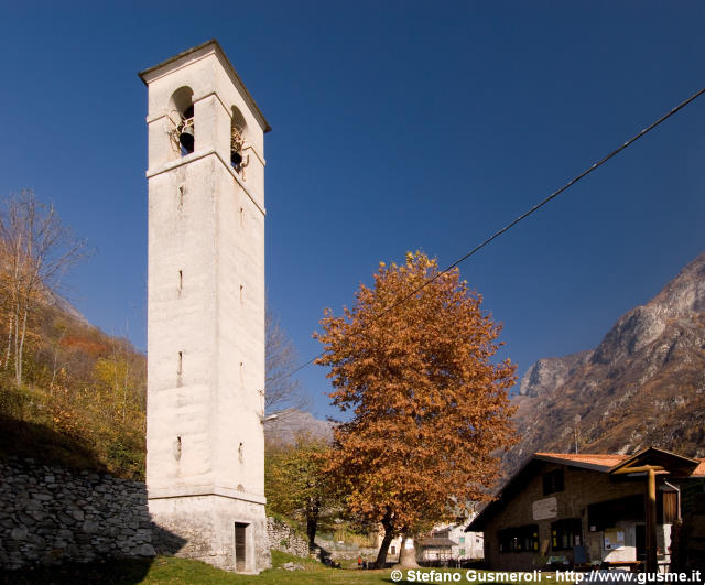  Campanile e platano di Codera - click to next image