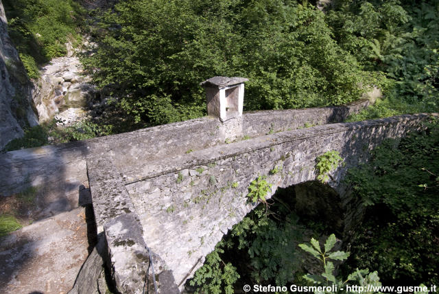  Ponte in val Ladrogno - click to next image