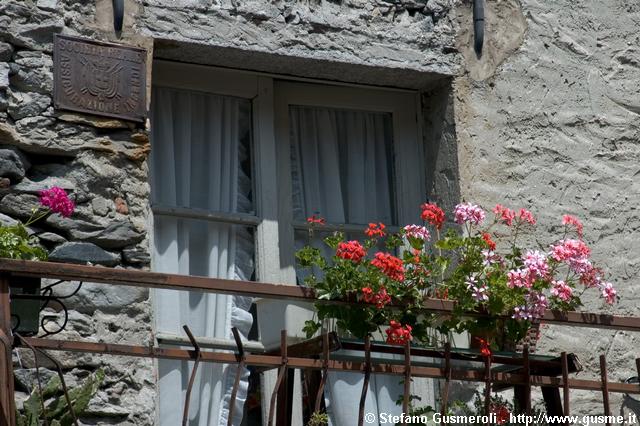  Balcone fiorito - click to next image