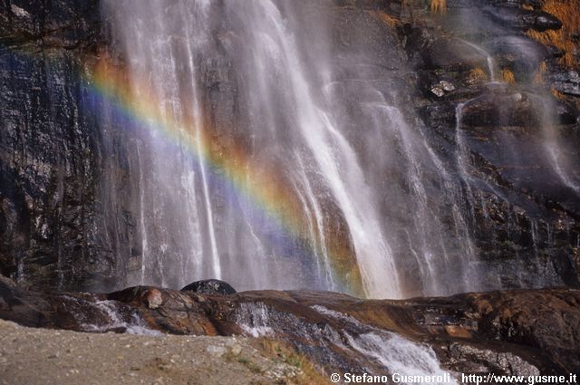  Arcobaleno nelle cascate dell'Acquafraggia - click to next image