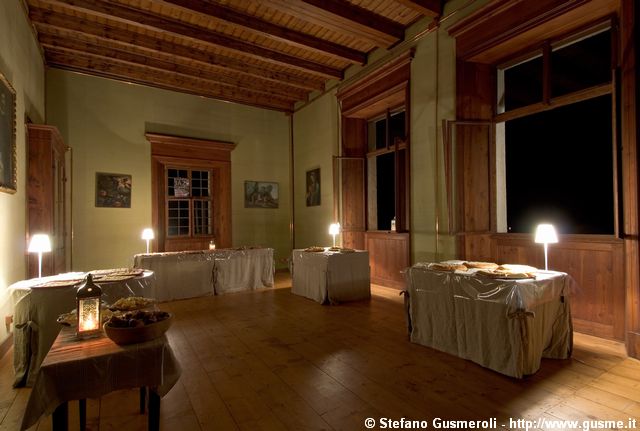  Sala da ballo con rinfresco - click to next image