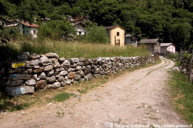  Strada per S.Abbondio - click to next image