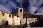 20031118_055_04 Sagrato, campanile, canonica e monumento a Guanella