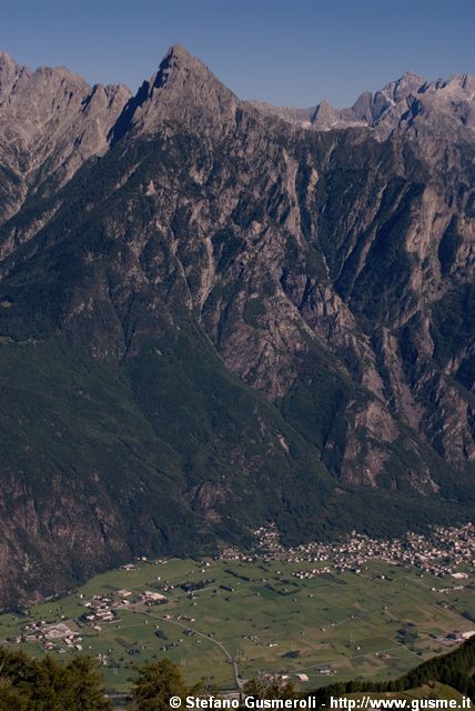  Piano di Chiavenna e pizzo di Prata - click to next image