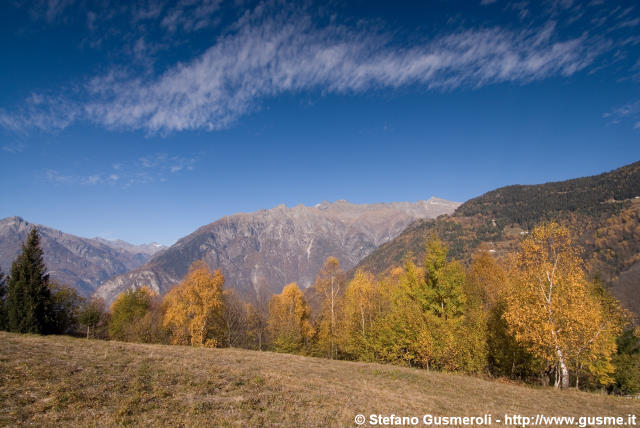  Boschi autunnali e panorama a Nord - click to next image