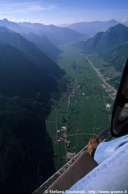  In volo sulla val Chiavenna - click to next image