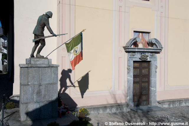  Monumento ai caduti - click to next image