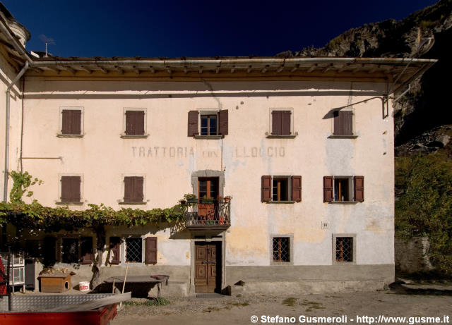  Palazzo in frazione Lirone 10 - click to next image