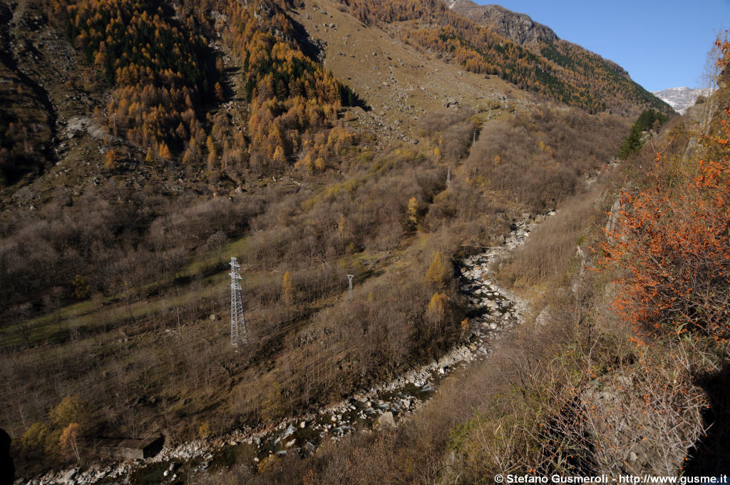  Valle sotto la strada - click to next image