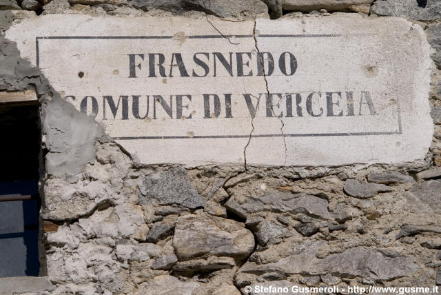  Frasnedo - Comune di Verceia - click to next image