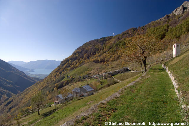  Frasnedo e panorama sull'alto lario - click to next image