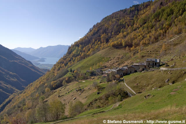  Frasnedo e panorama sull'alto lario - click to next image