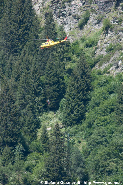  Elicottero 118 durante un soccorso a Motta - click to next image