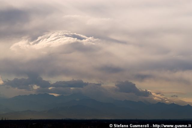  Strano cumulo - click to next image